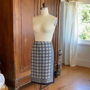 Elegant Vintage 100% Silk Blue White Scarf Wrap Skirt